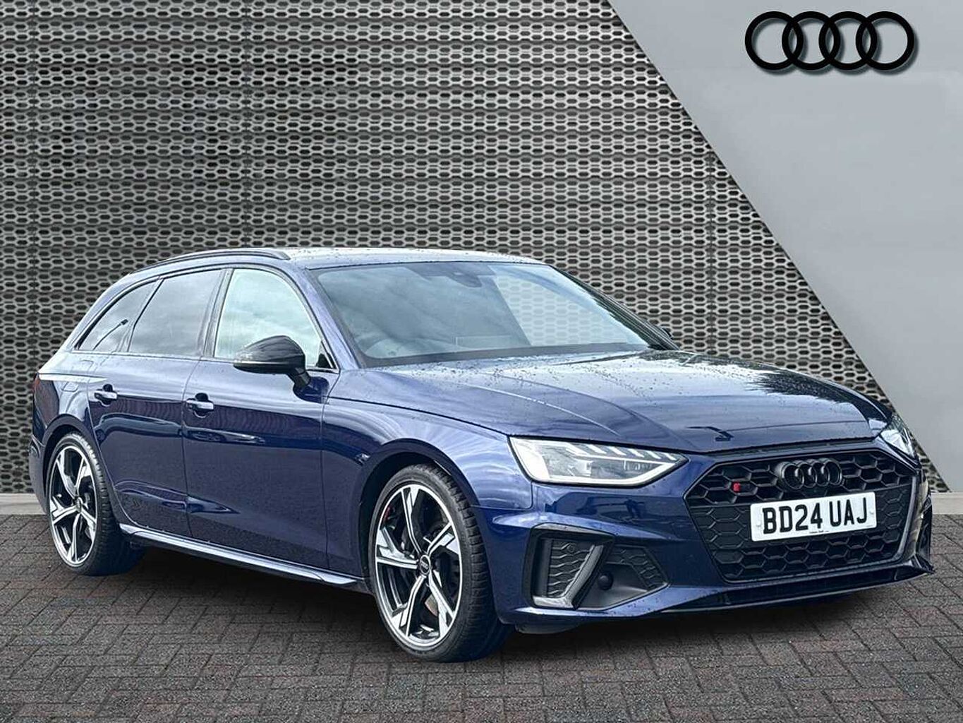 Main listing image - Audi A4