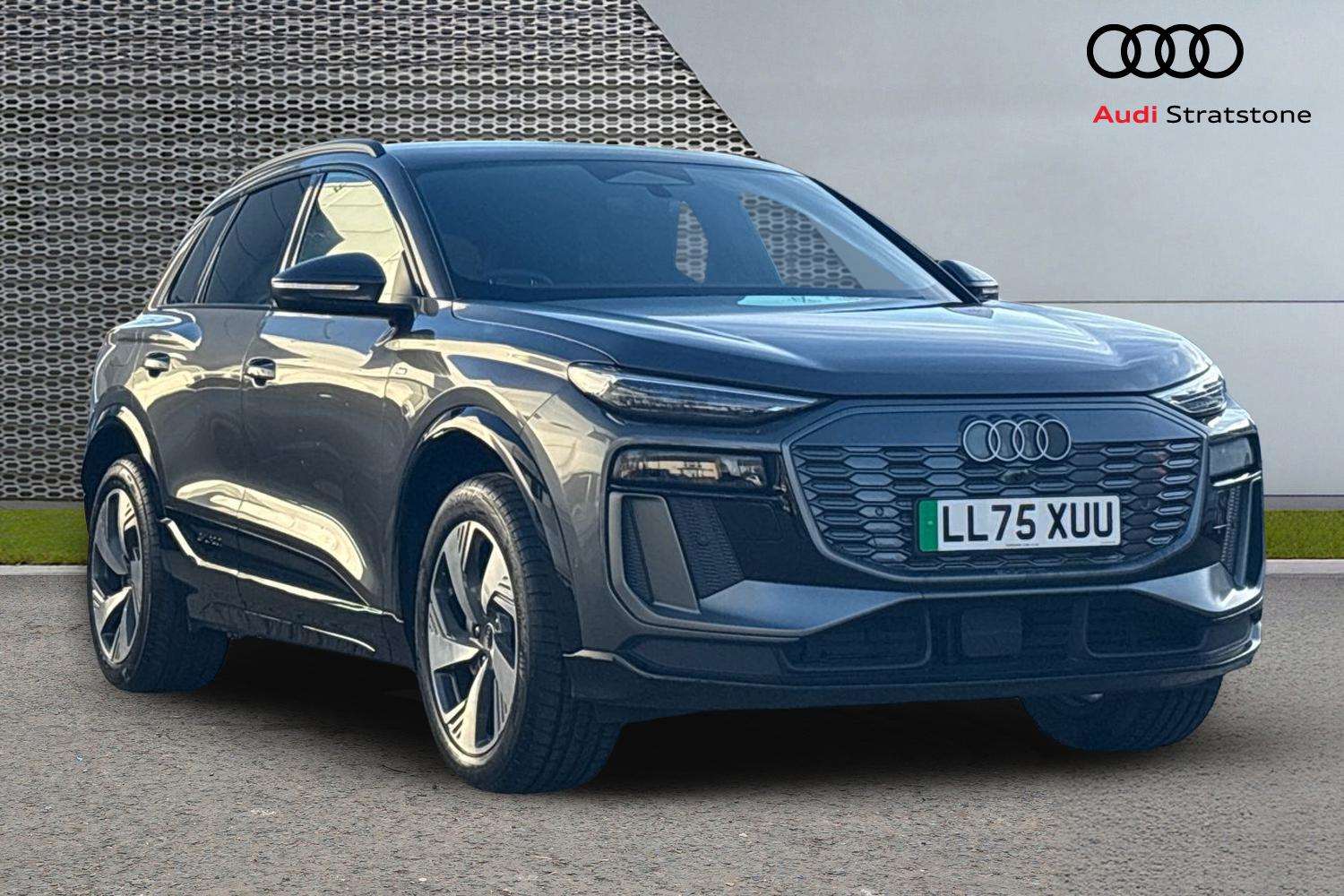 Main listing image - Audi Q6 e-tron
