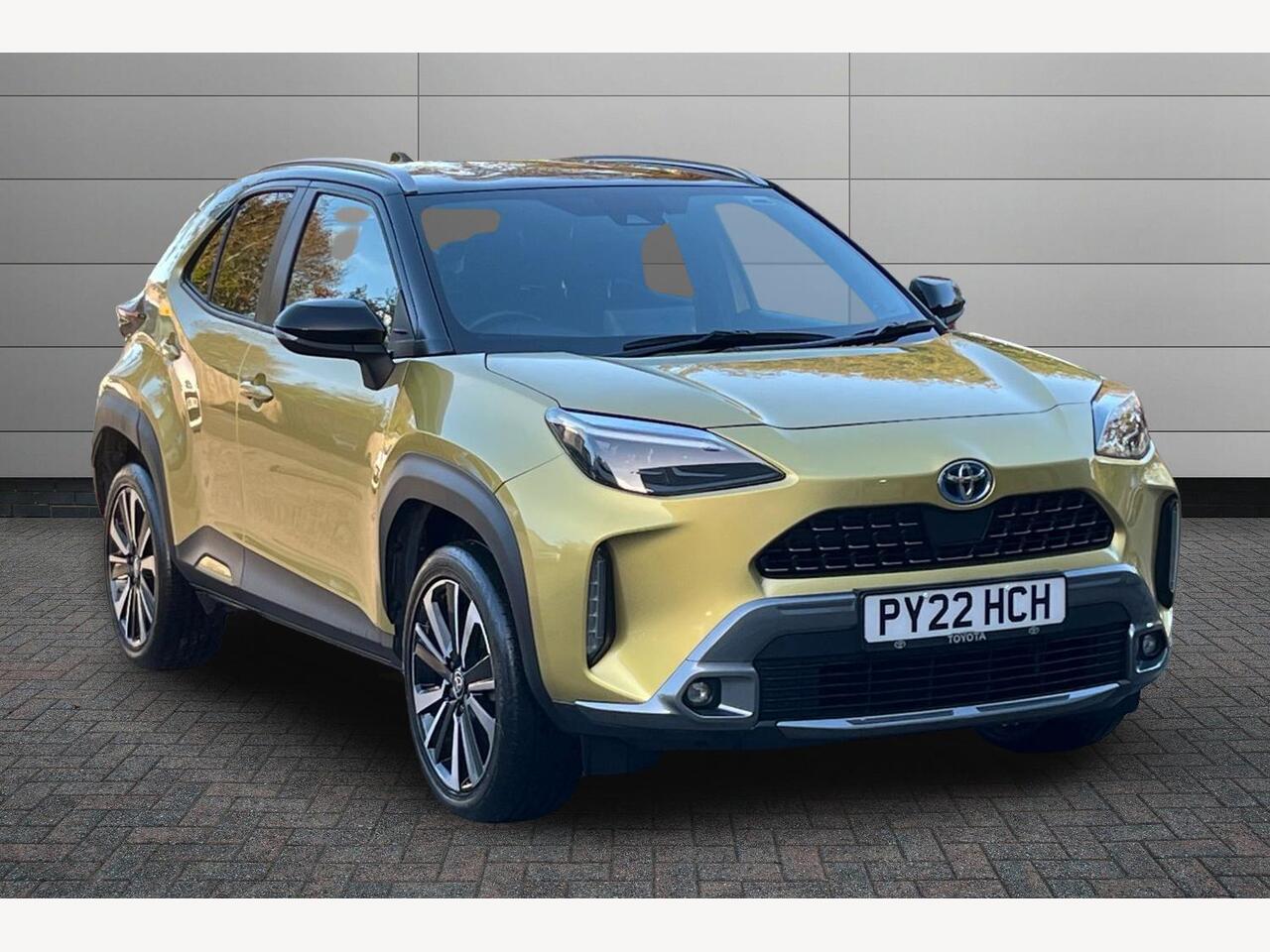 Main listing image - Toyota Yaris Cross