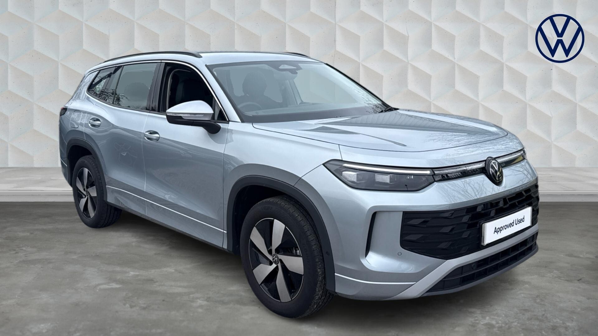 Main listing image - Volkswagen Tayron