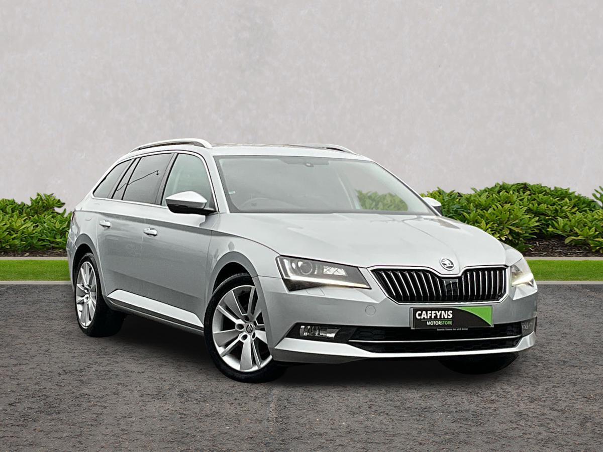 Main listing image - Skoda Superb Estate