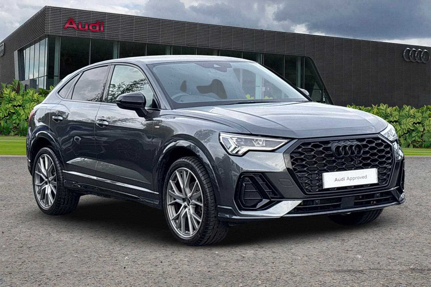Main listing image - Audi Q3
