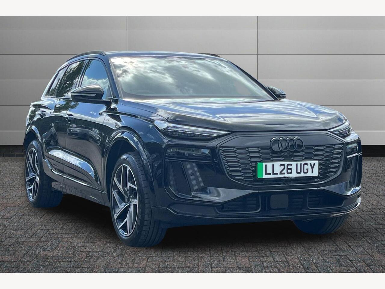 Main listing image - Audi Q6