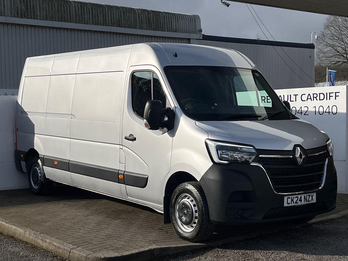 Main listing image - Renault Master