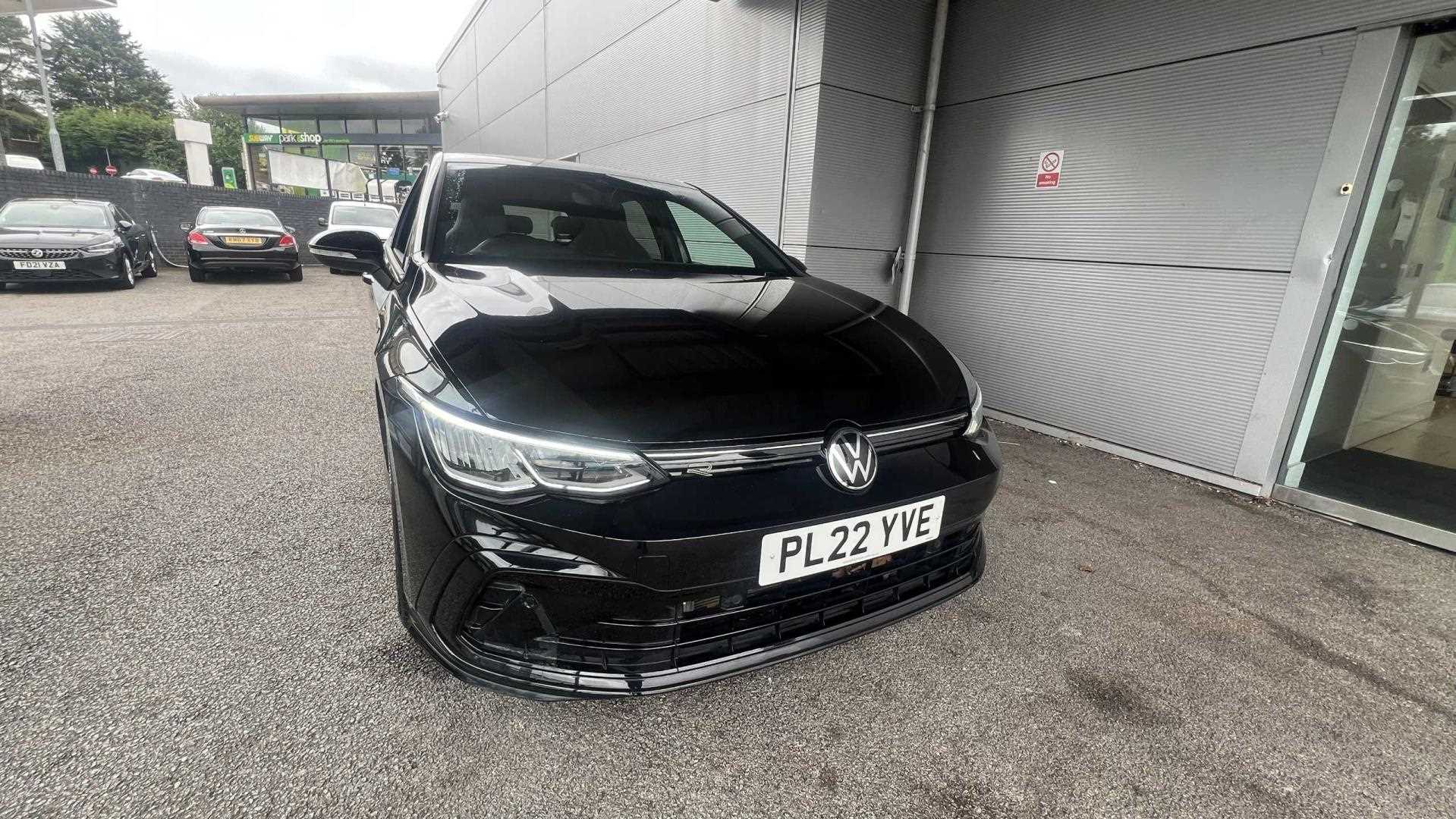 Main listing image - Volkswagen Golf