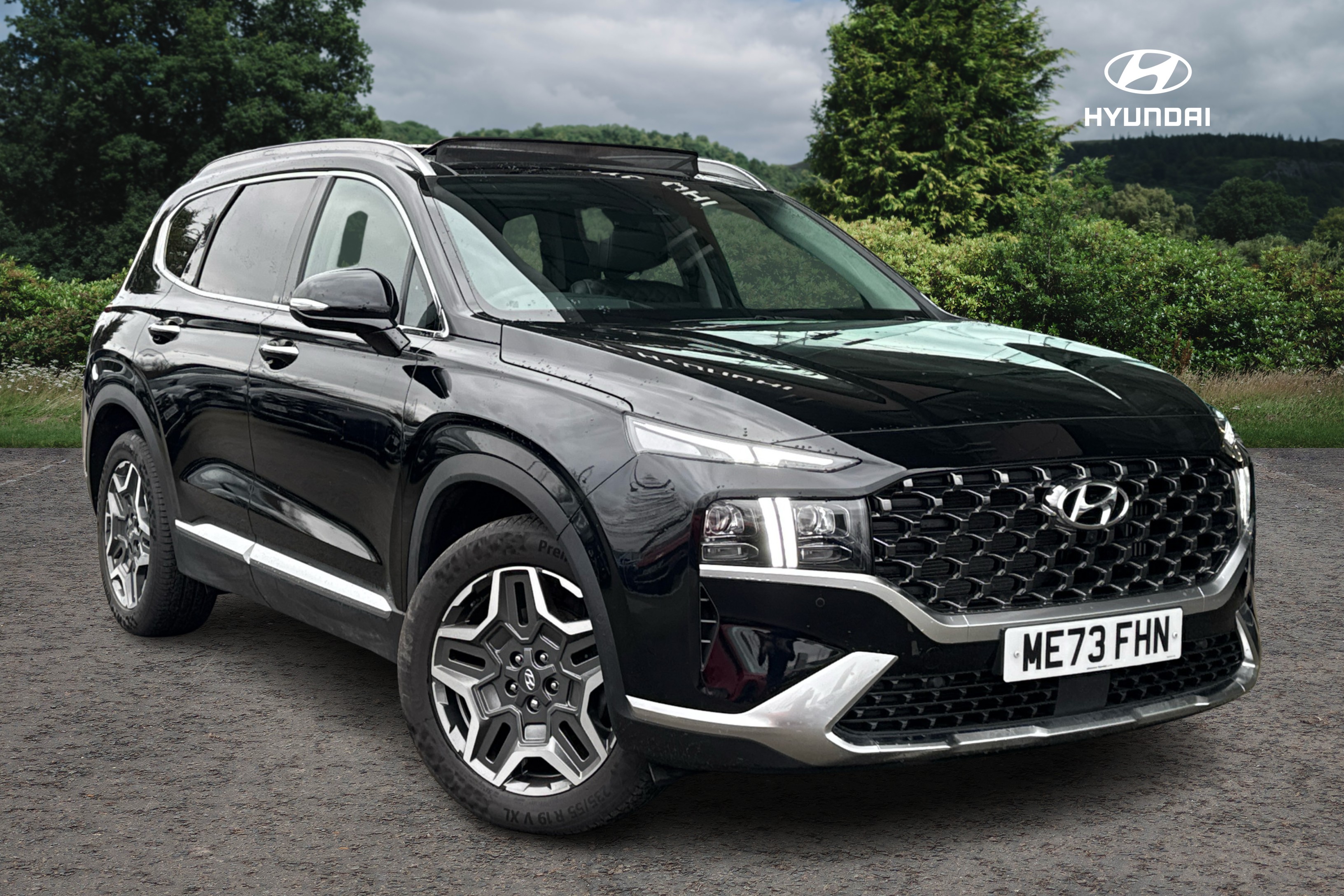 Main listing image - Hyundai Santa Fe