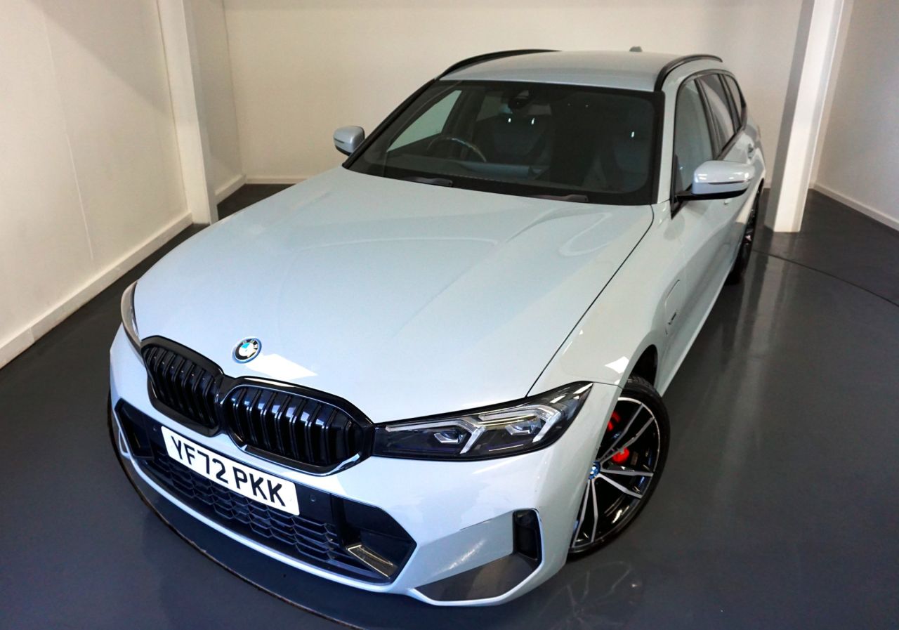 Main listing image - BMW 3 Series Touring