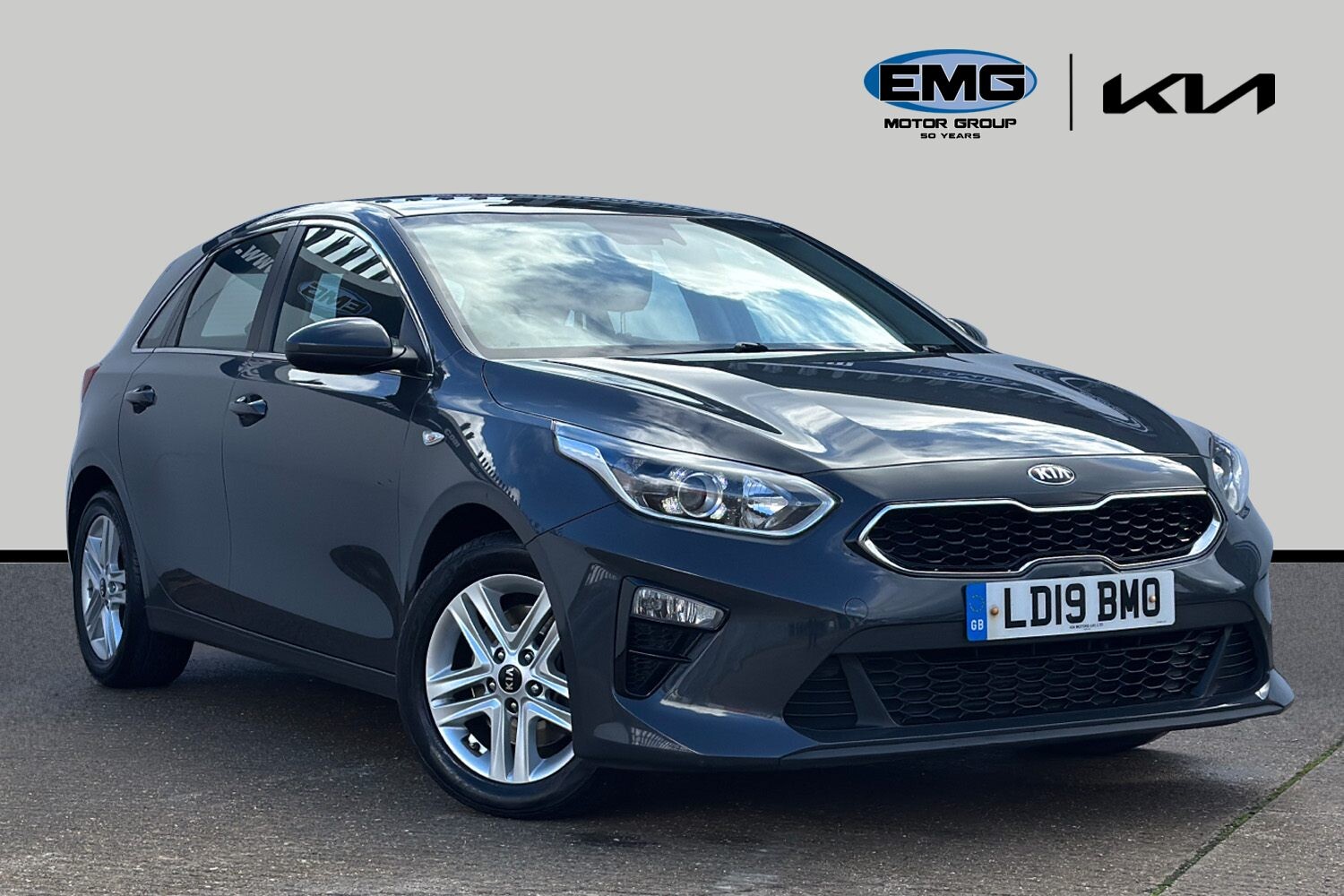 Main listing image - Kia Ceed