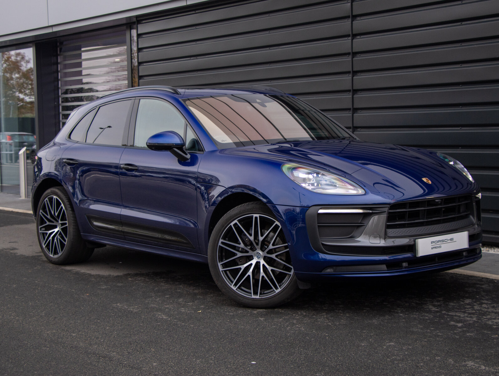 Main listing image - Porsche Macan