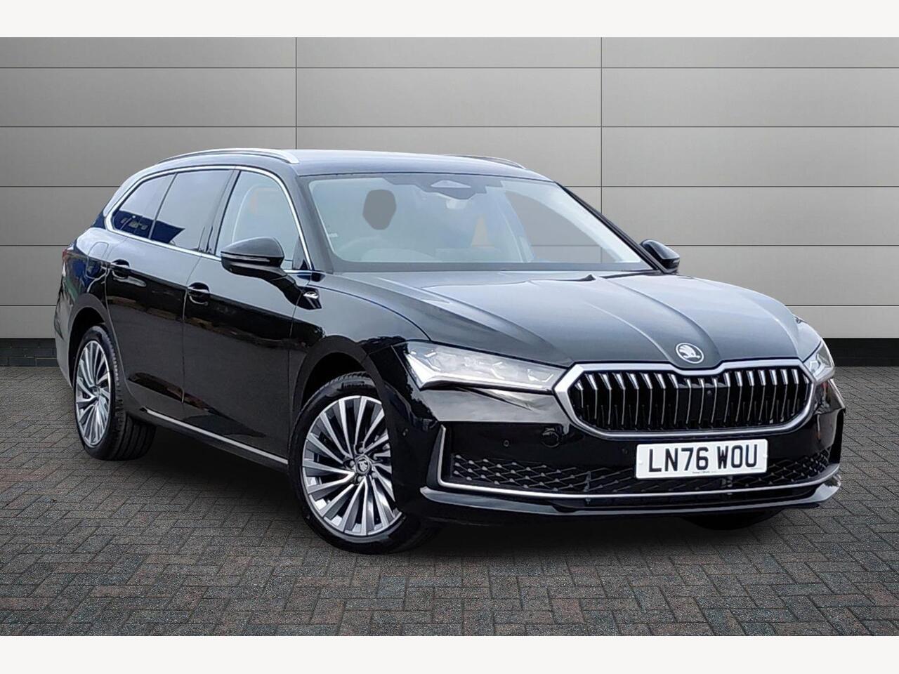 Main listing image - Skoda Superb