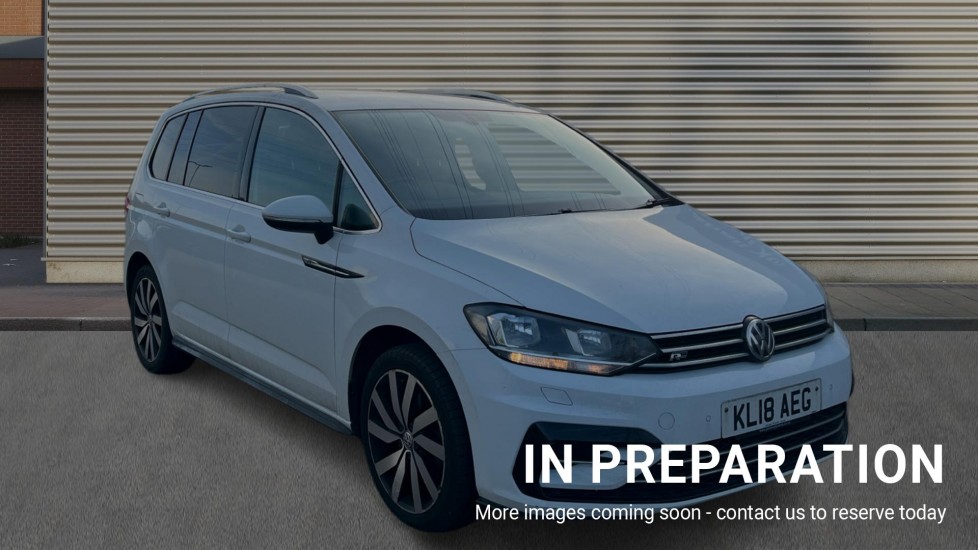 Main listing image - Volkswagen Touran