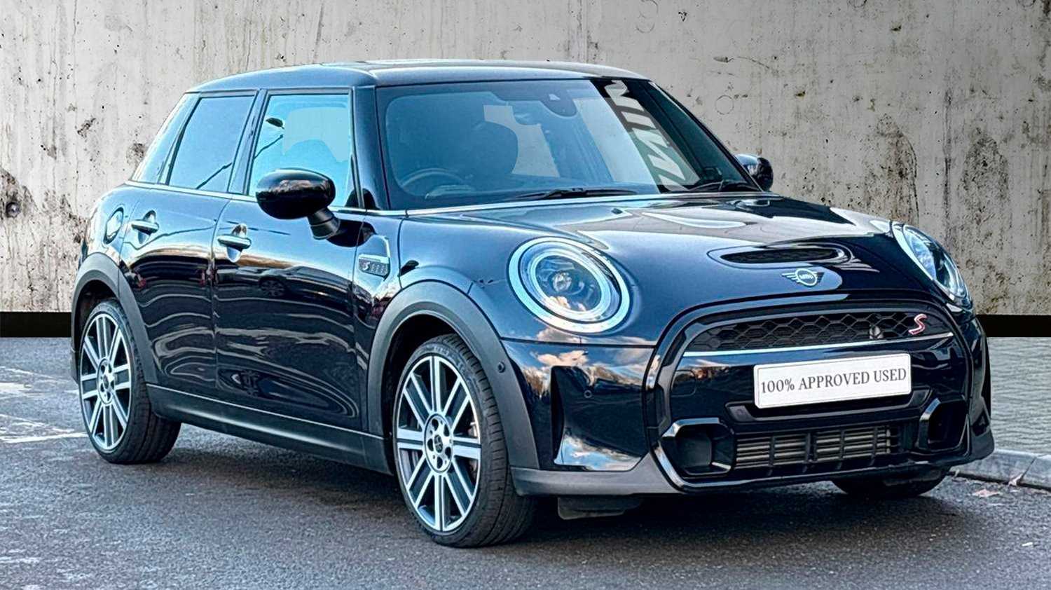 Main listing image - MINI Hatchback 5dr