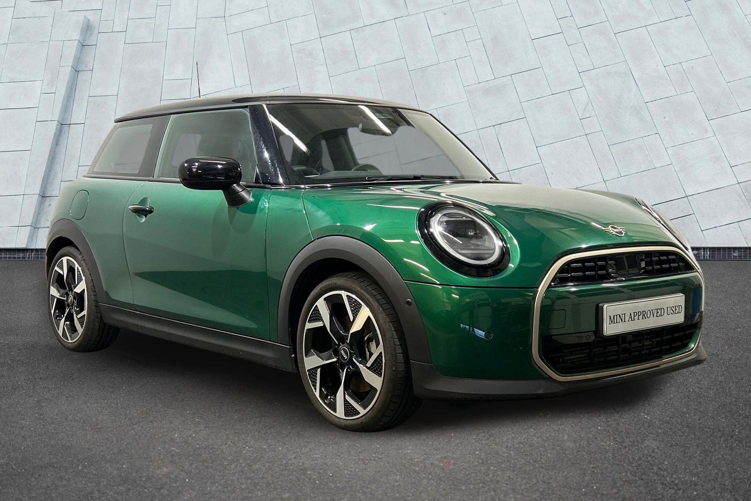 Main listing image - MINI Hatchback