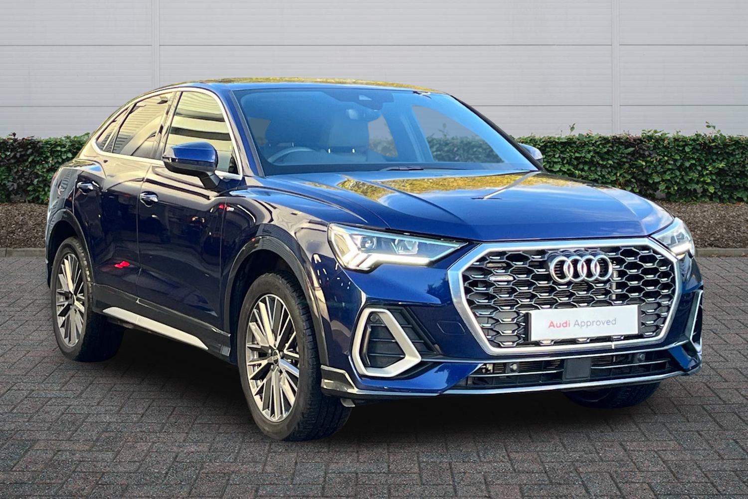 Main listing image - Audi Q3