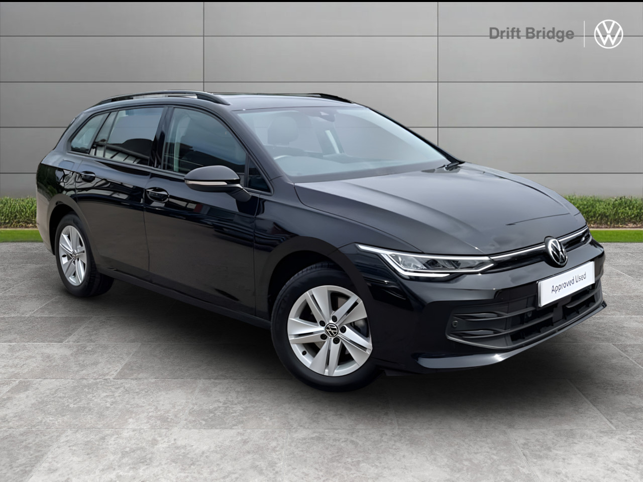 Main listing image - Volkswagen Golf Estate