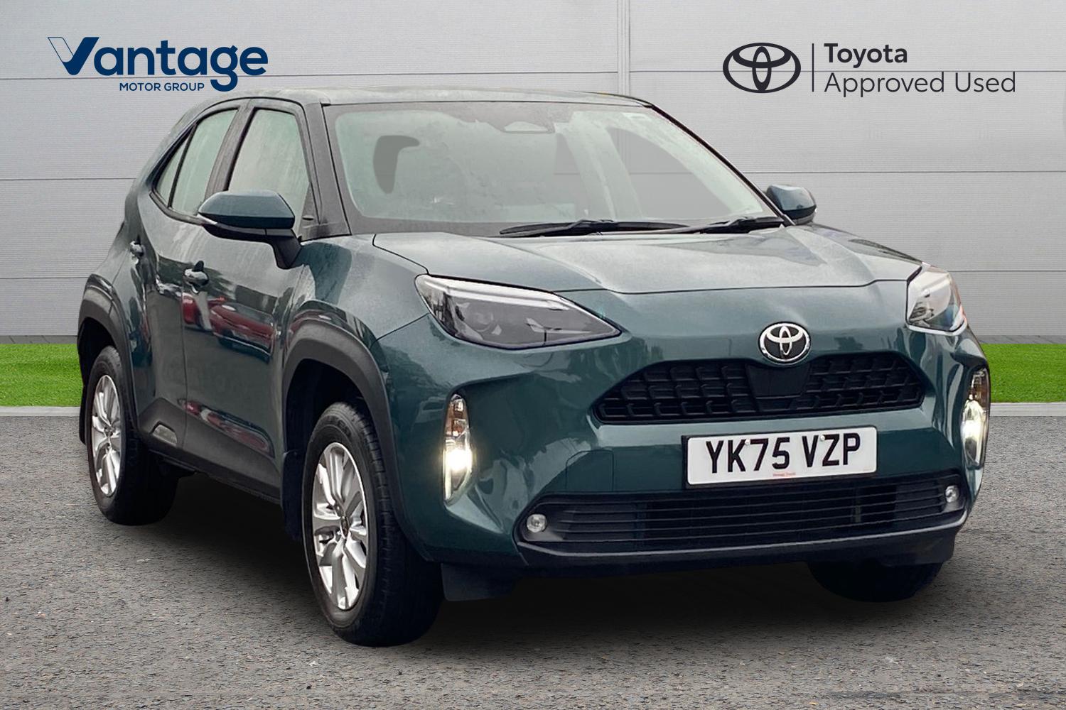 Main listing image - Toyota Yaris Cross