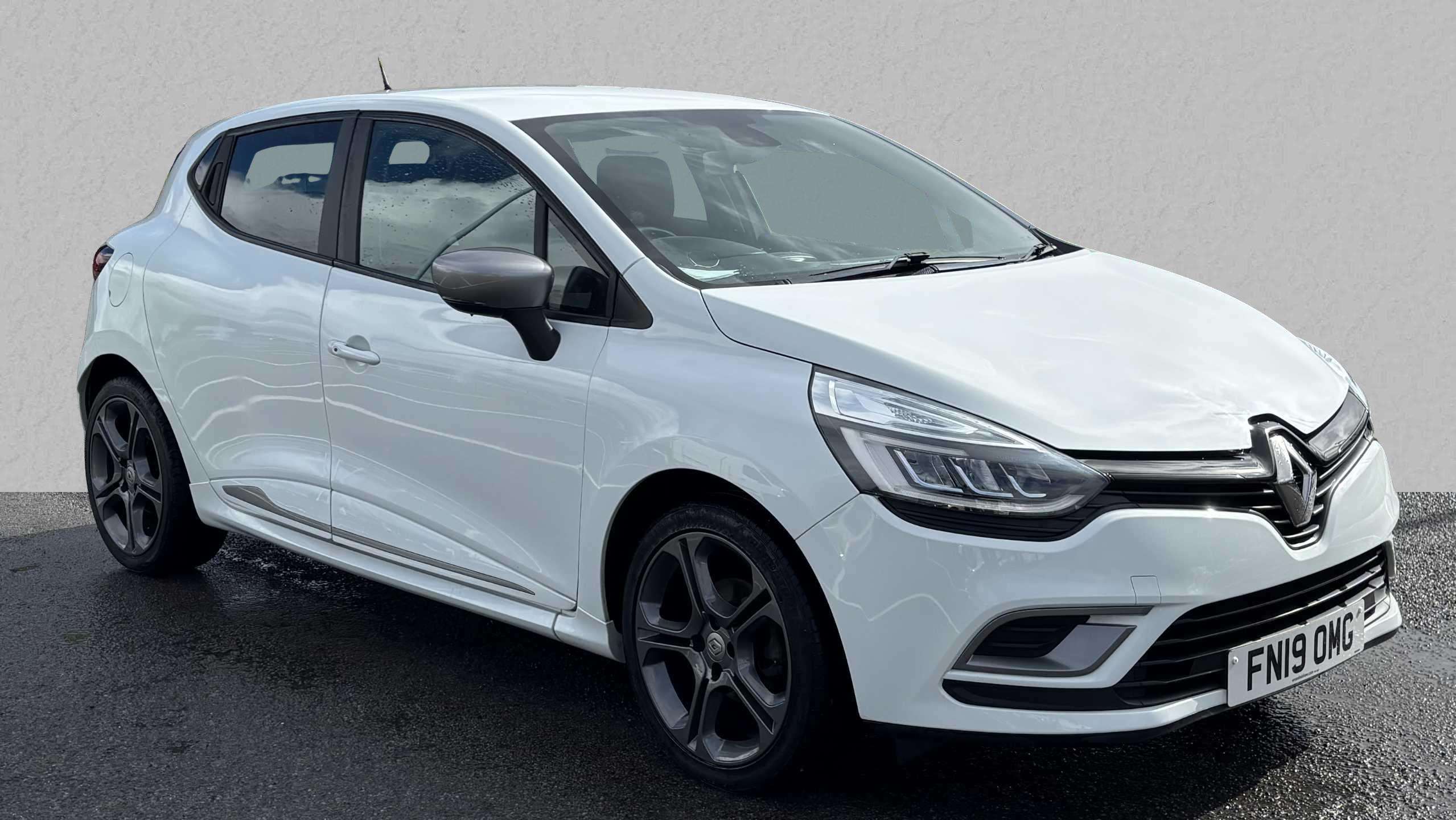 Main listing image - Renault Clio