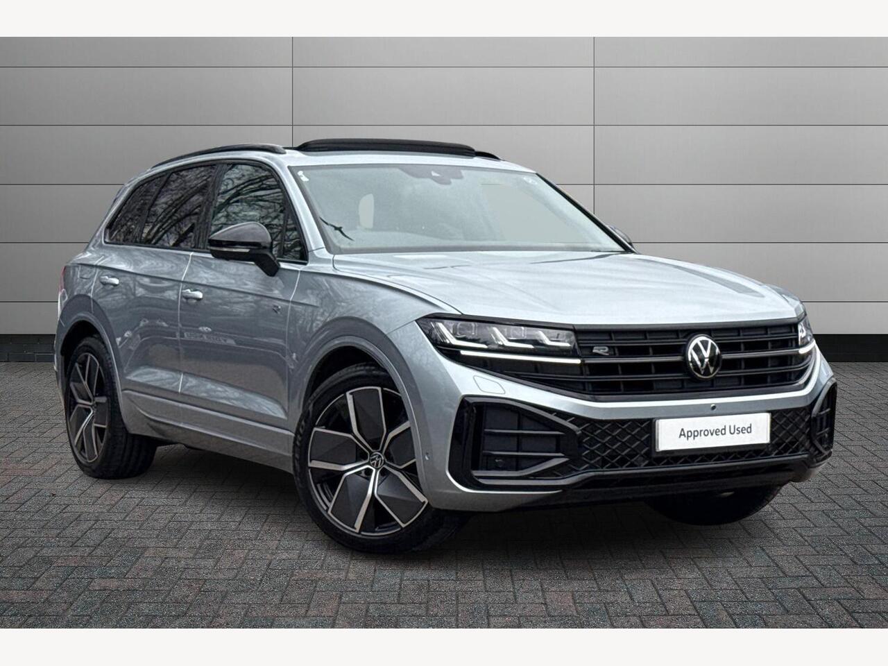 Main listing image - Volkswagen Touareg