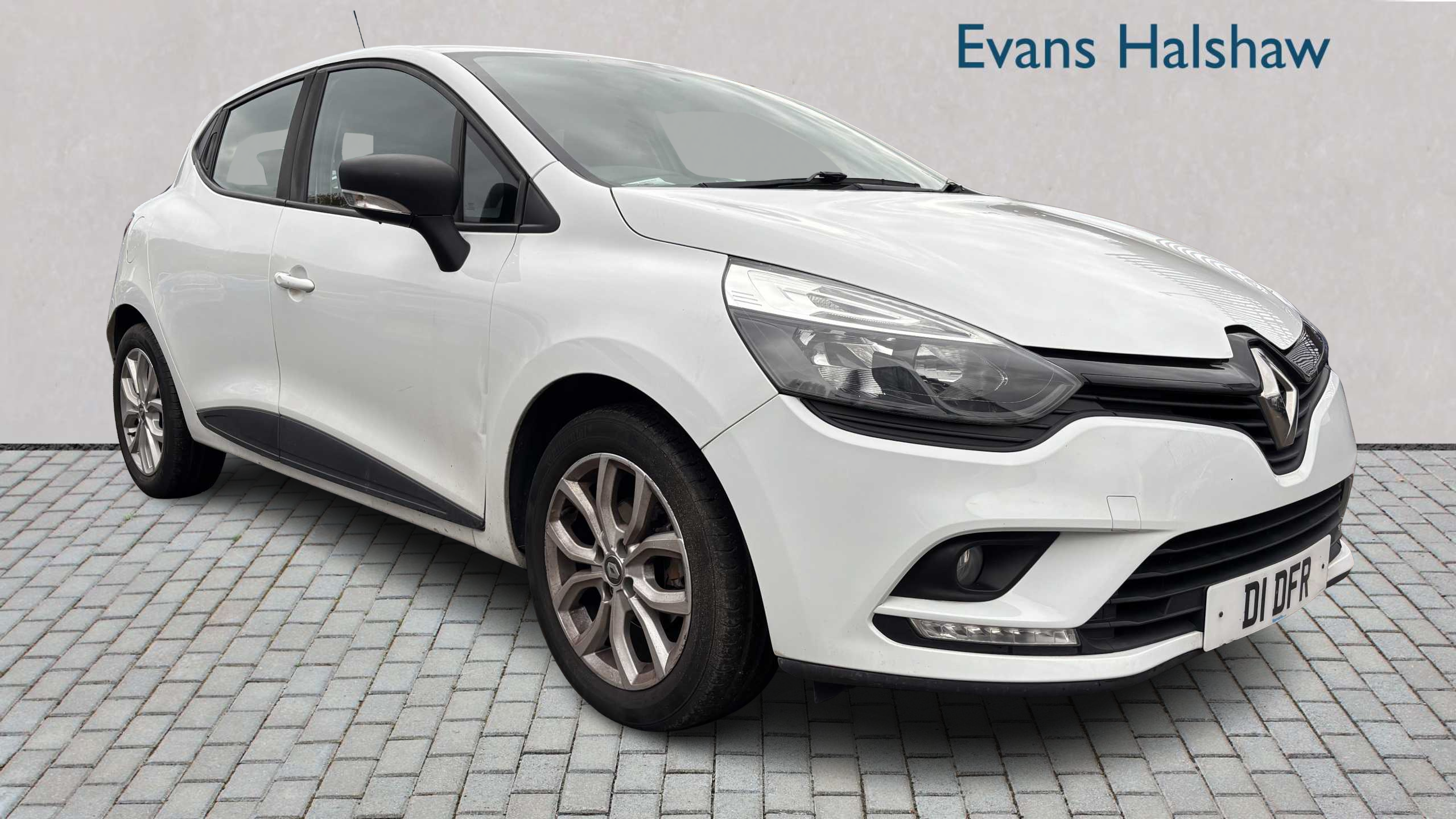 Main listing image - Renault Clio