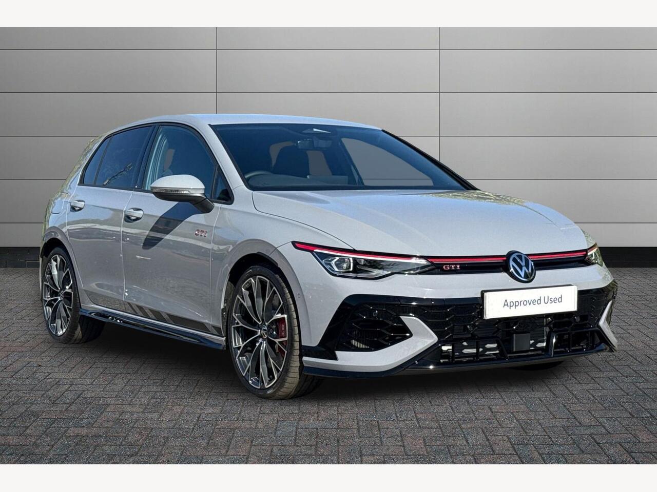 Main listing image - Volkswagen Golf
