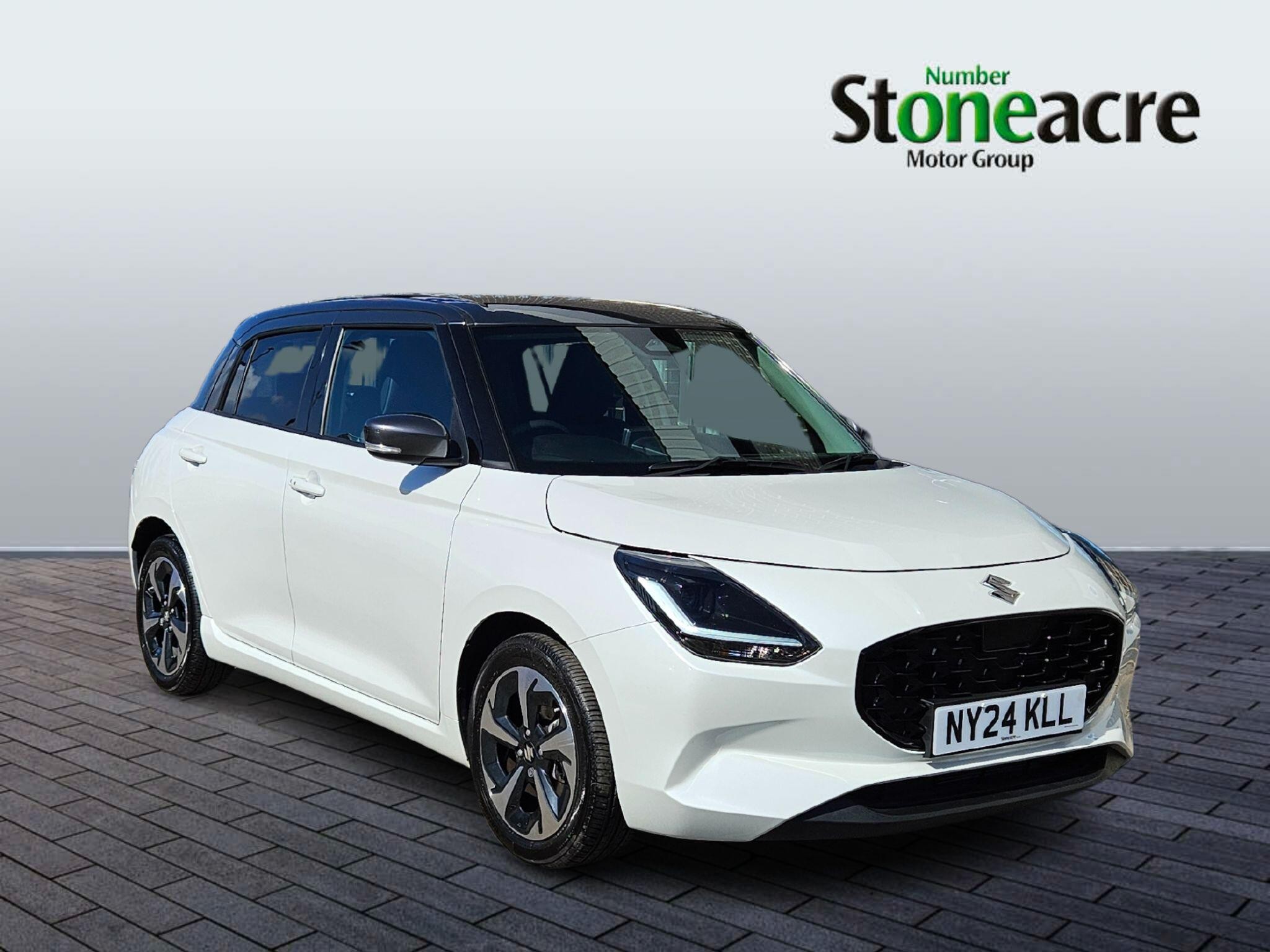 Main listing image - Suzuki Swift