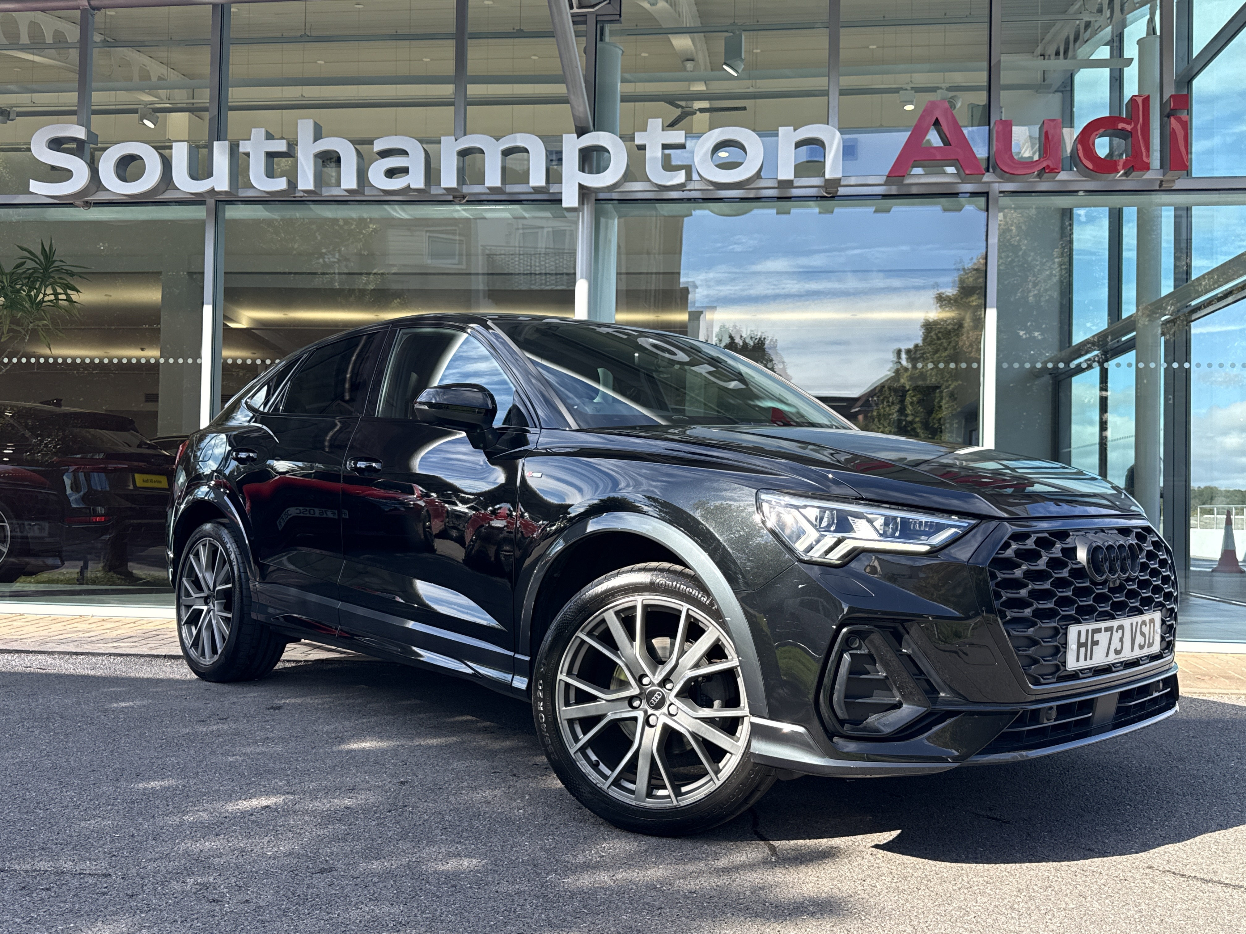 Main listing image - Audi Q3