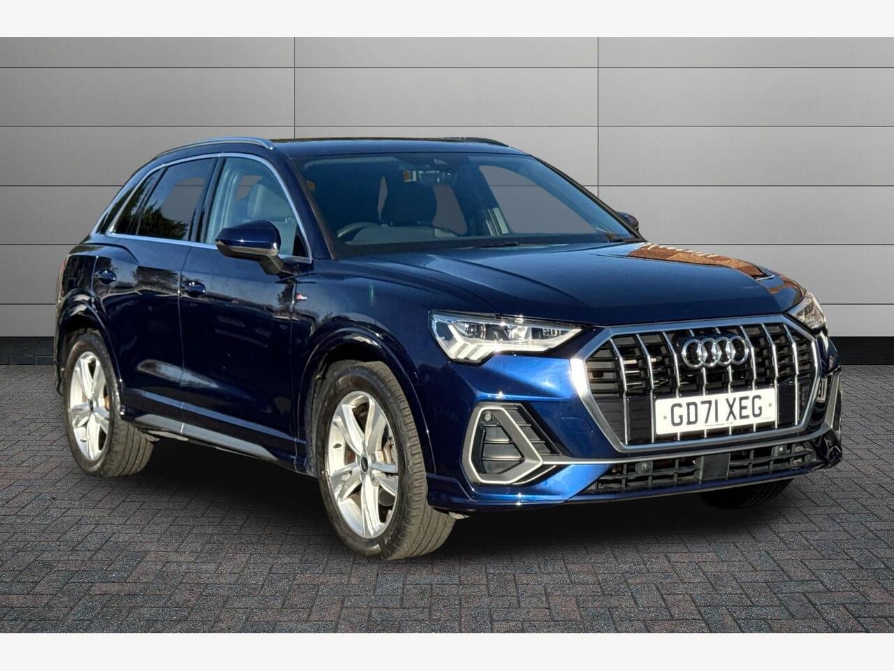 Main listing image - Audi Q3