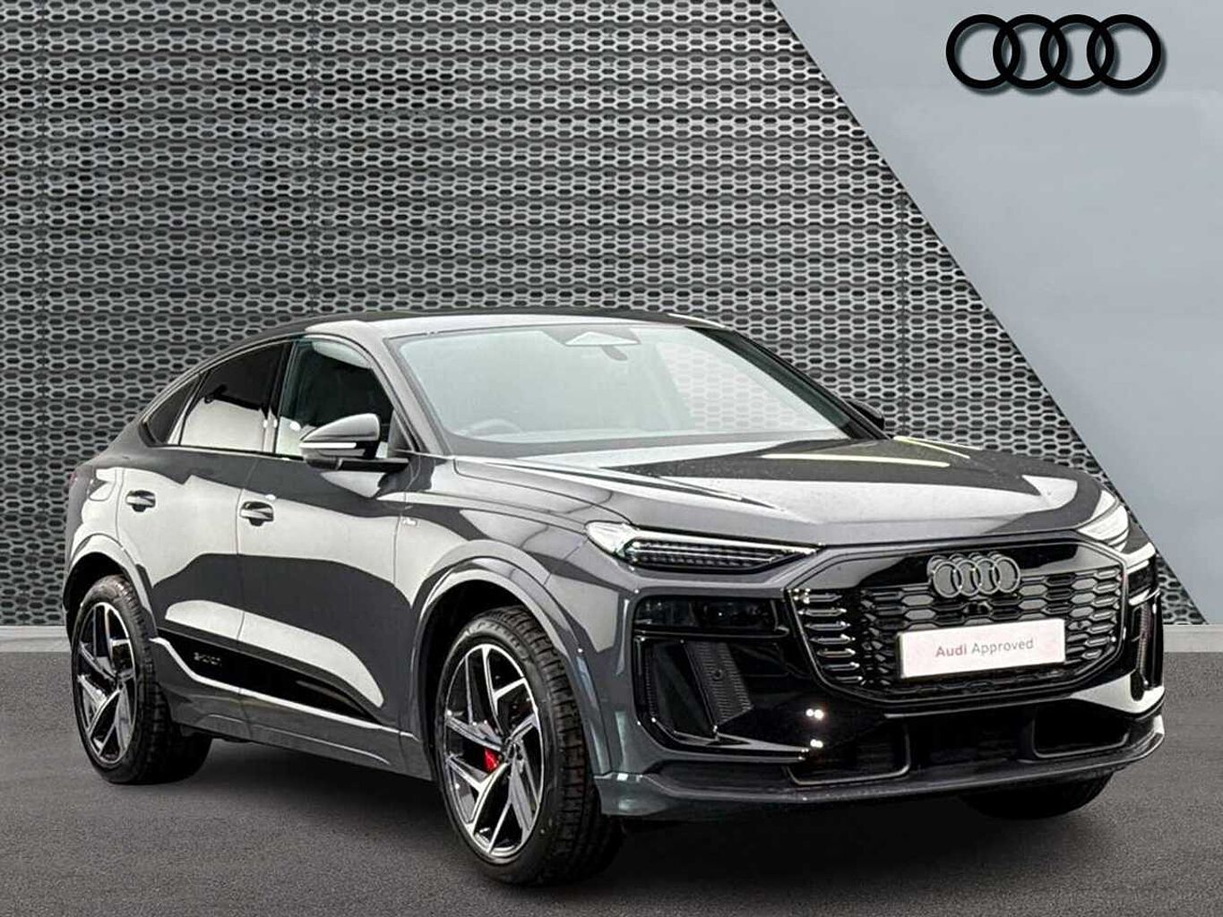 Main listing image - Audi Q6