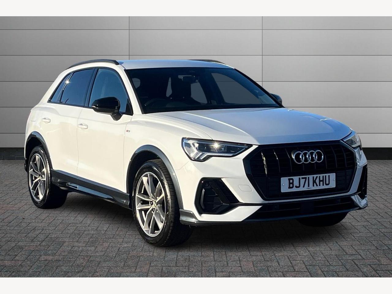 Main listing image - Audi Q3