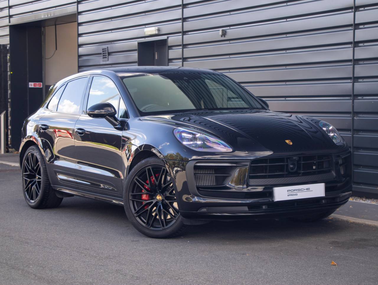 Main listing image - Porsche Macan