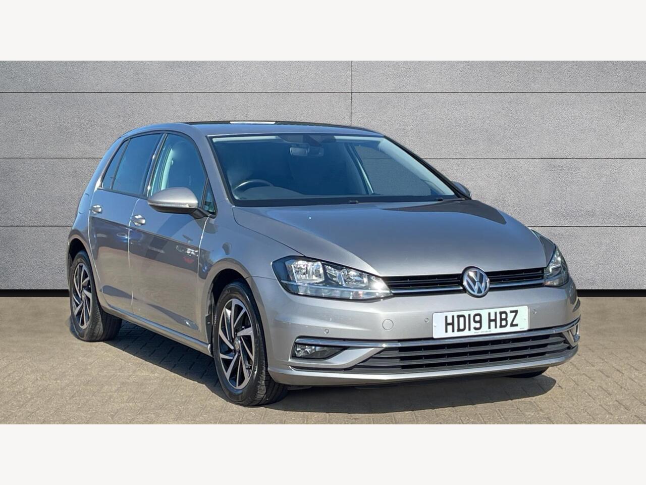Main listing image - Volkswagen Golf
