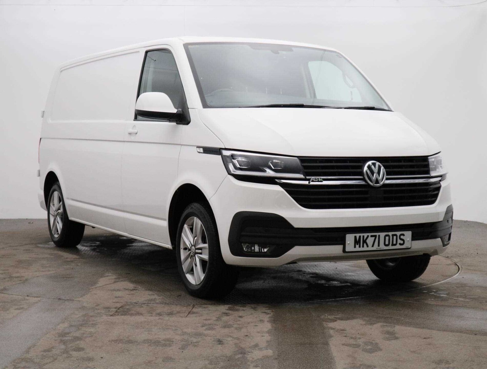 Main listing image - Volkswagen Transporter