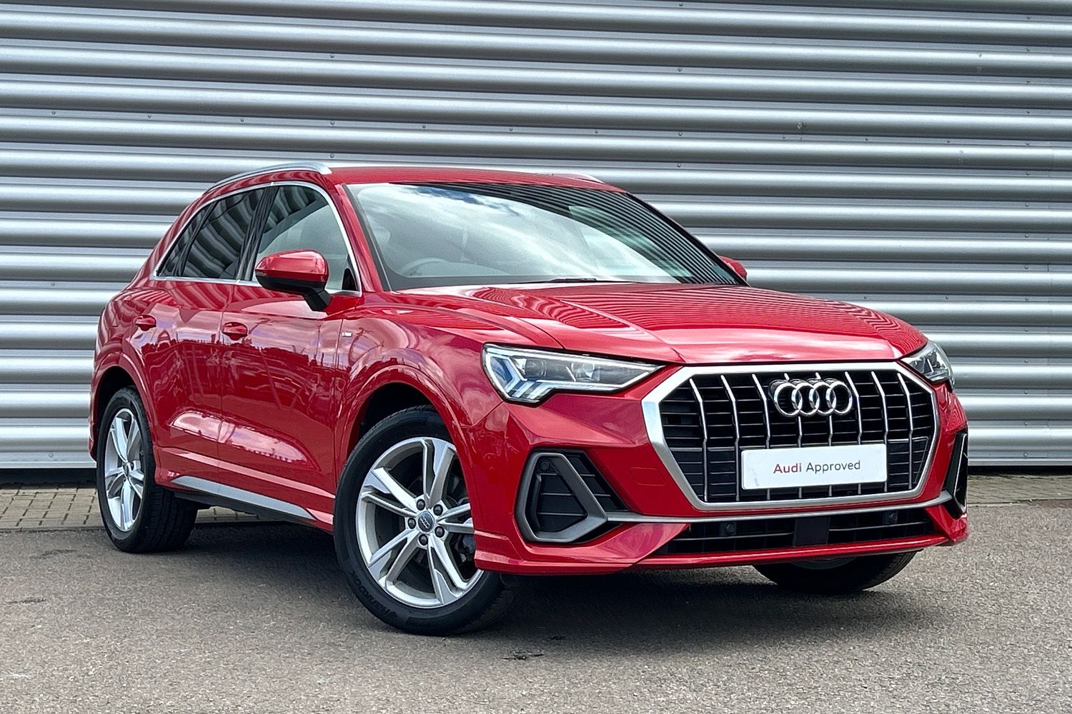 Main listing image - Audi Q3