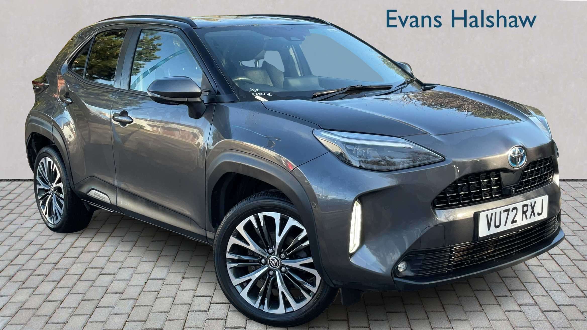 Main listing image - Toyota Yaris Cross