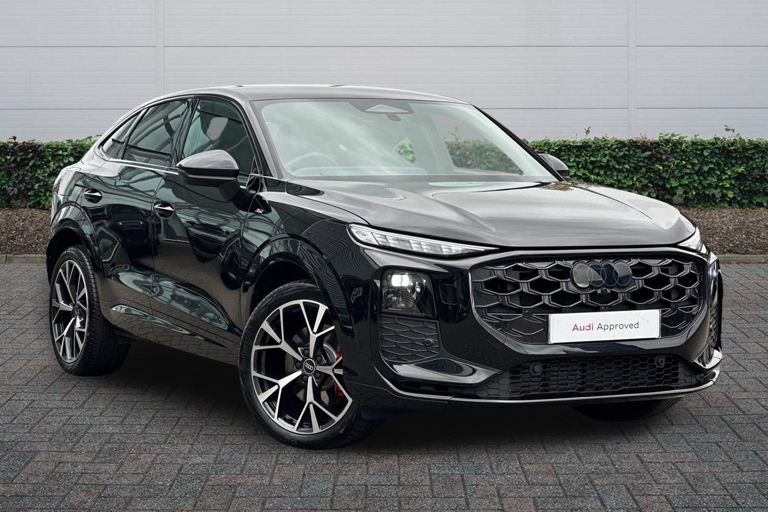 Main listing image - Audi Q3