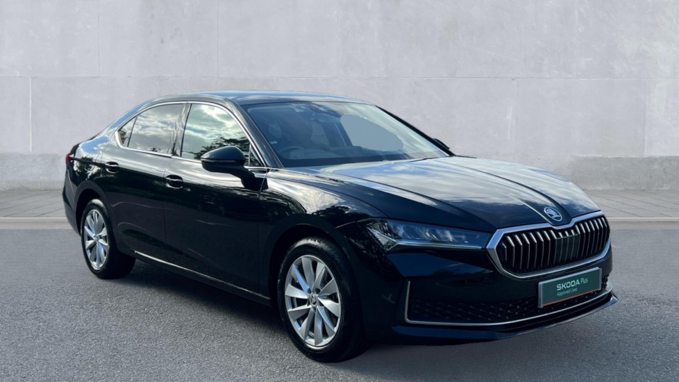 Main listing image - Skoda Superb