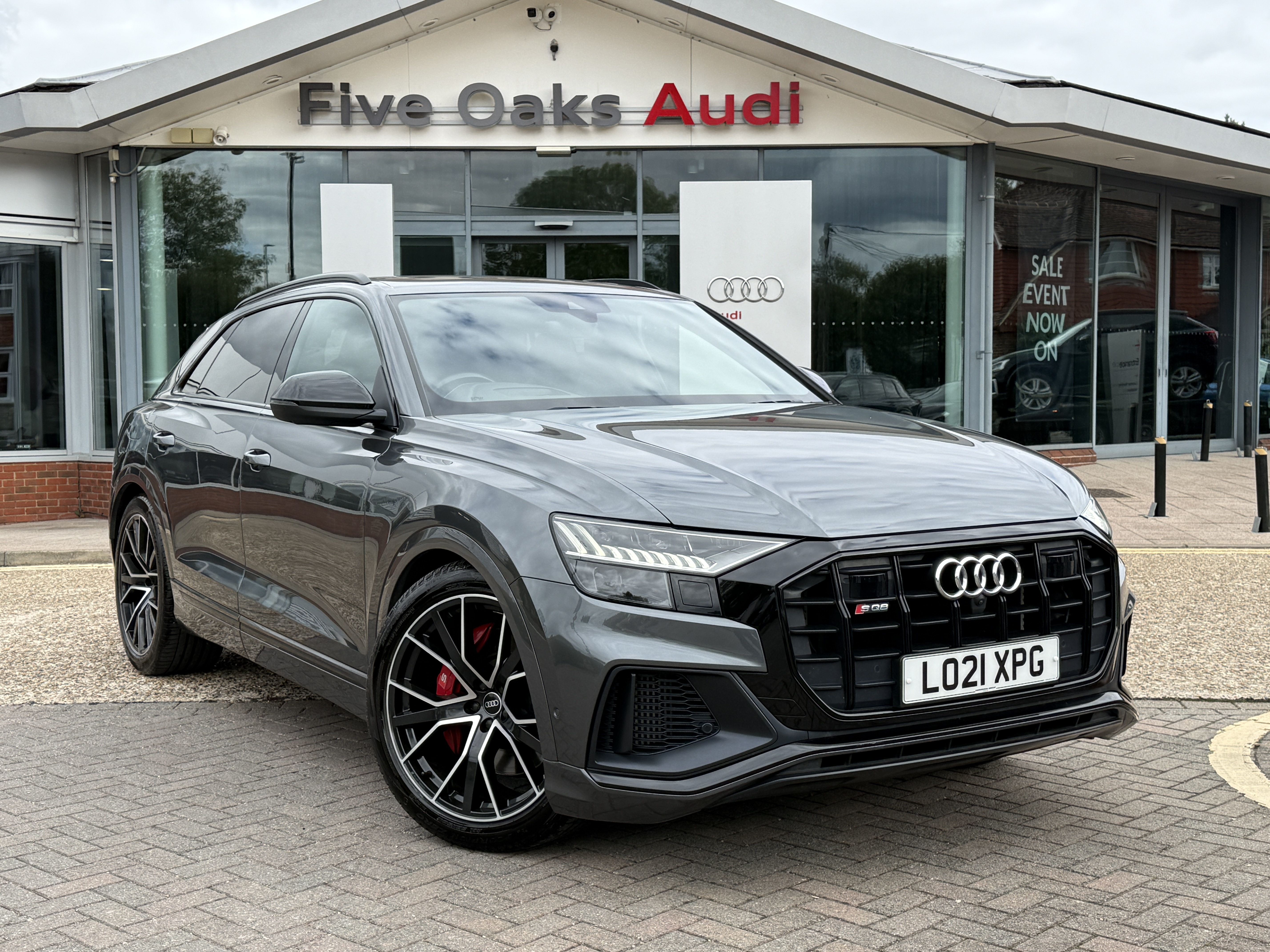 Main listing image - Audi Q8