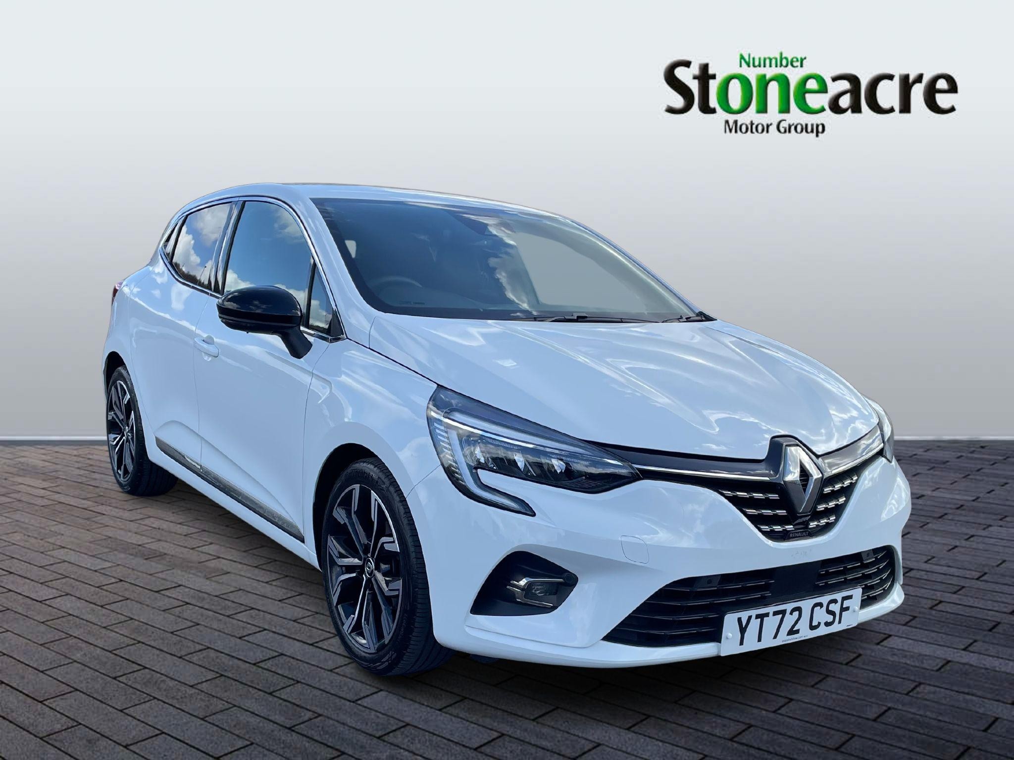 Main listing image - Renault Clio