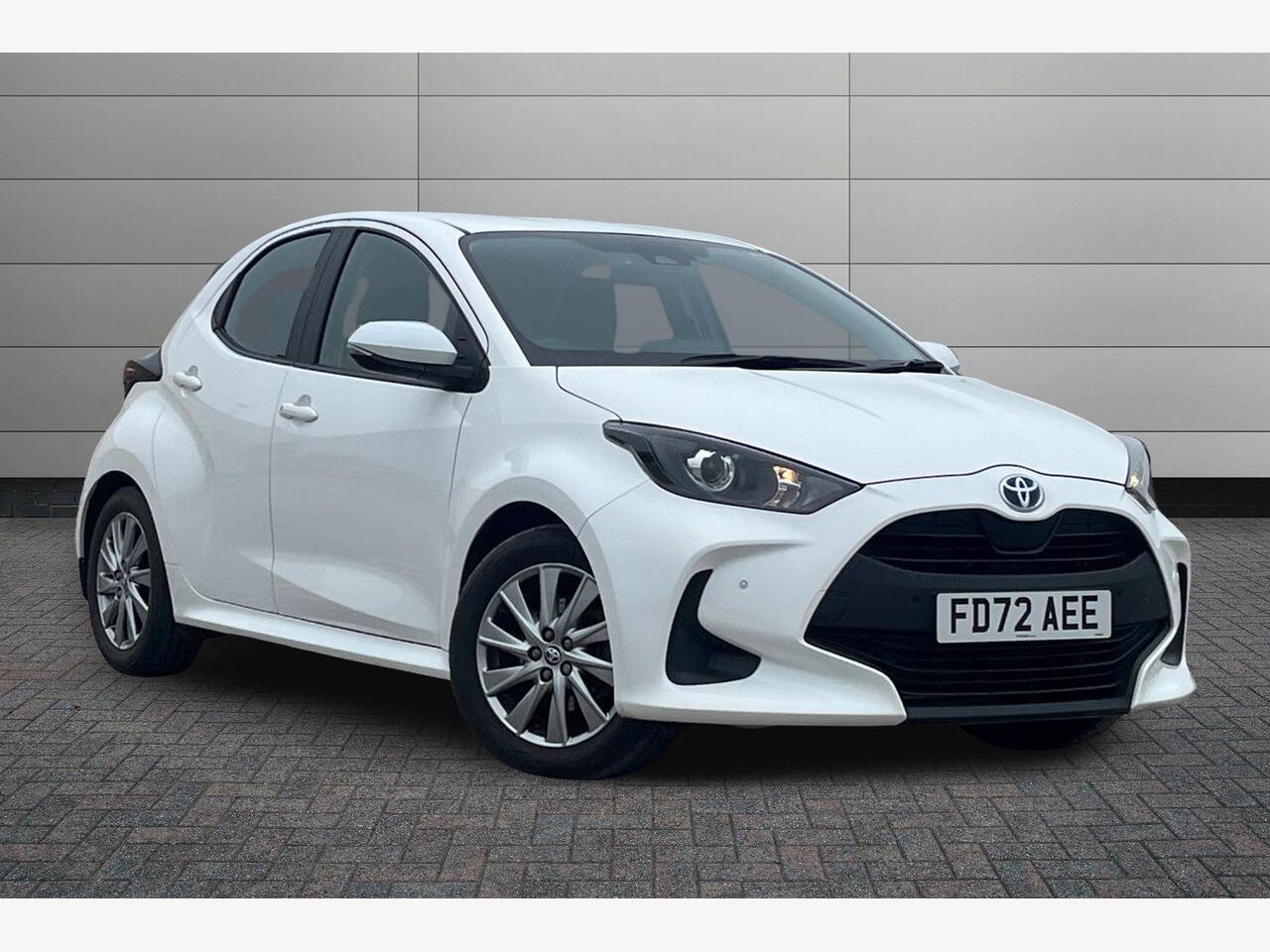 Main listing image - Toyota Yaris