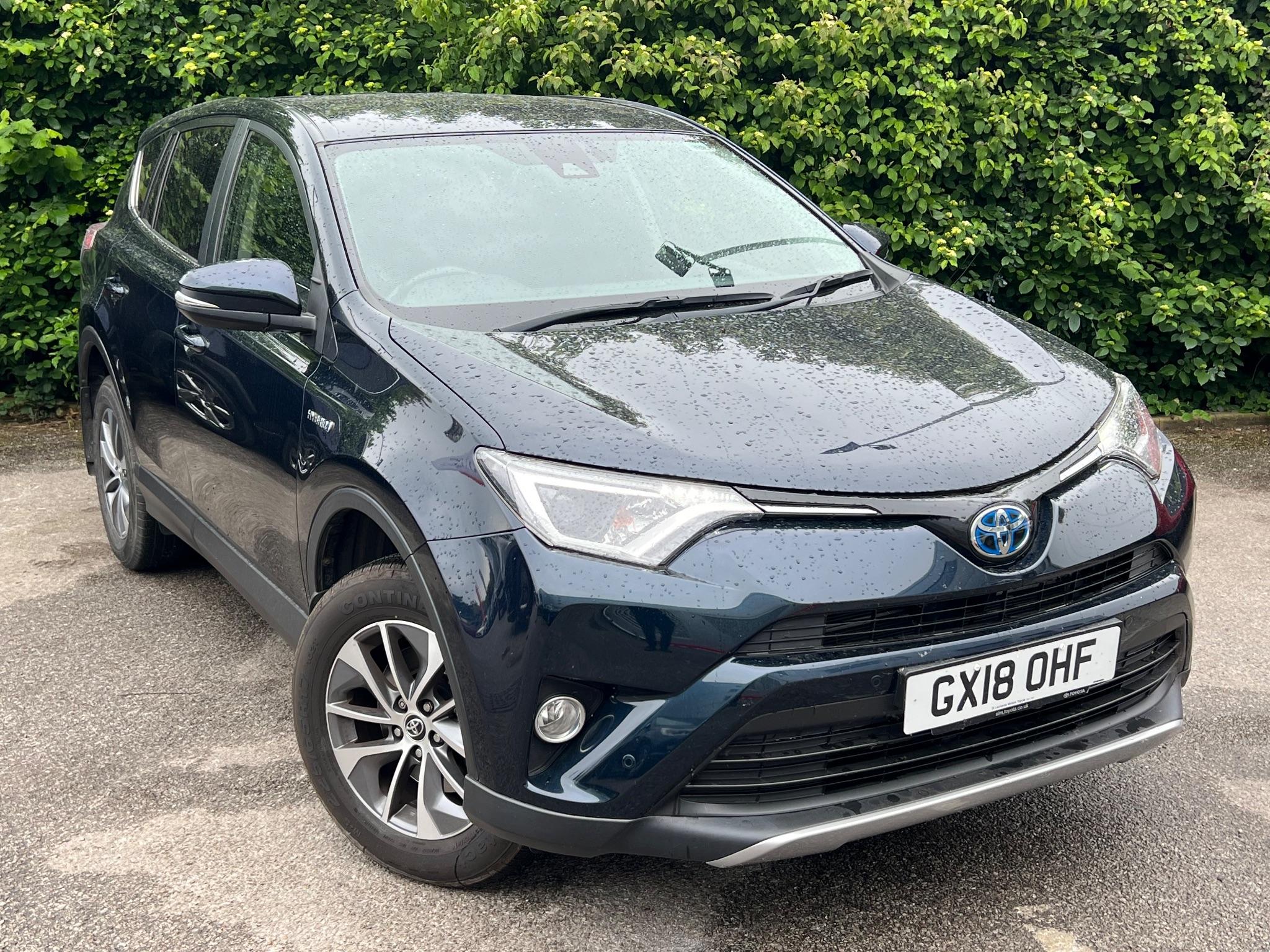 Main listing image - Toyota RAV4