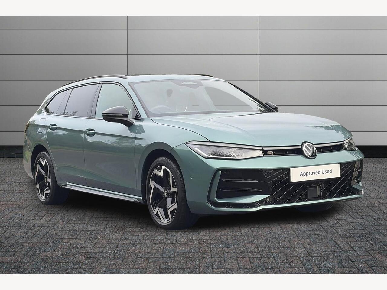 Main listing image - Volkswagen Passat