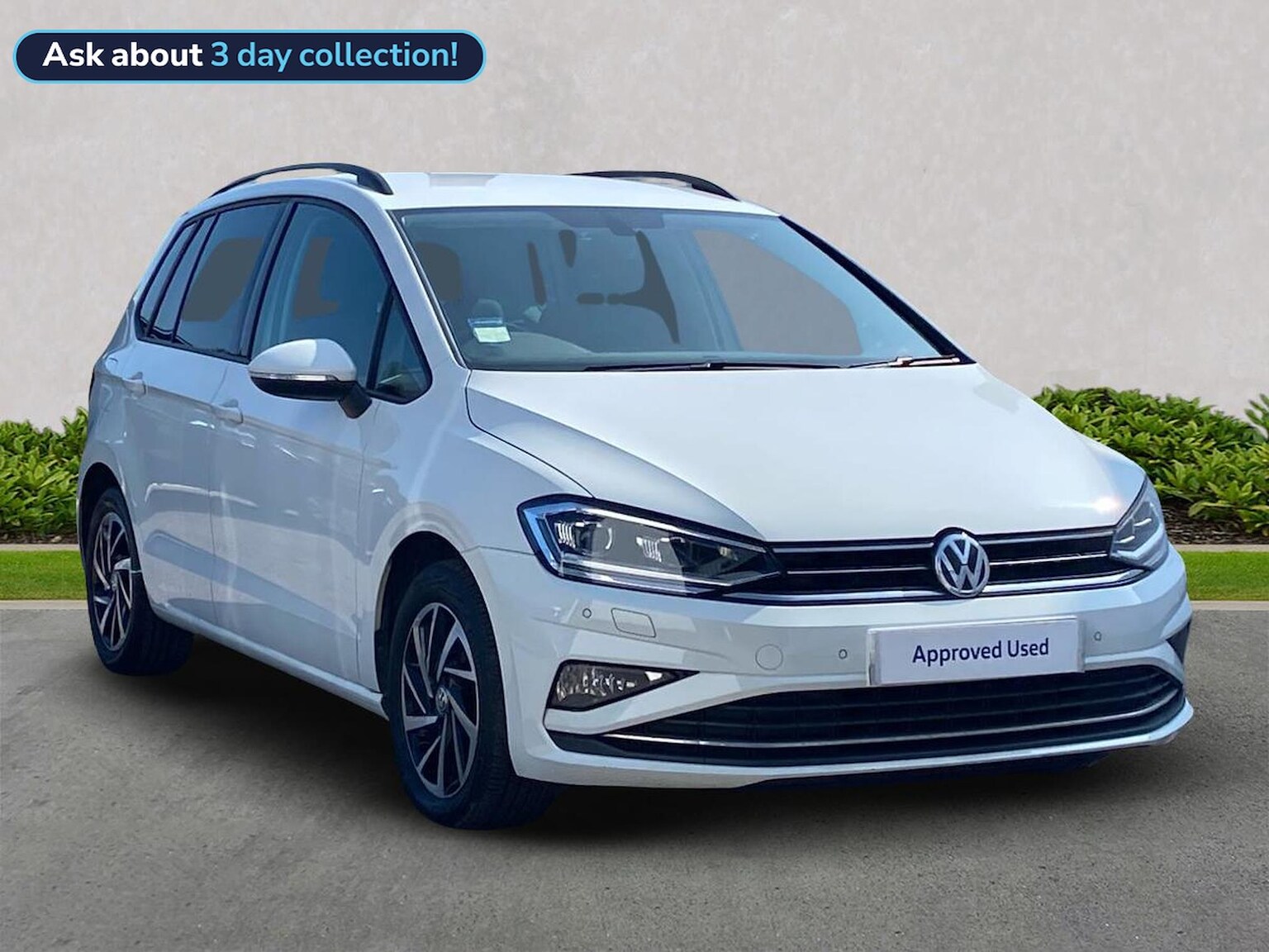 Main listing image - Volkswagen Golf SV