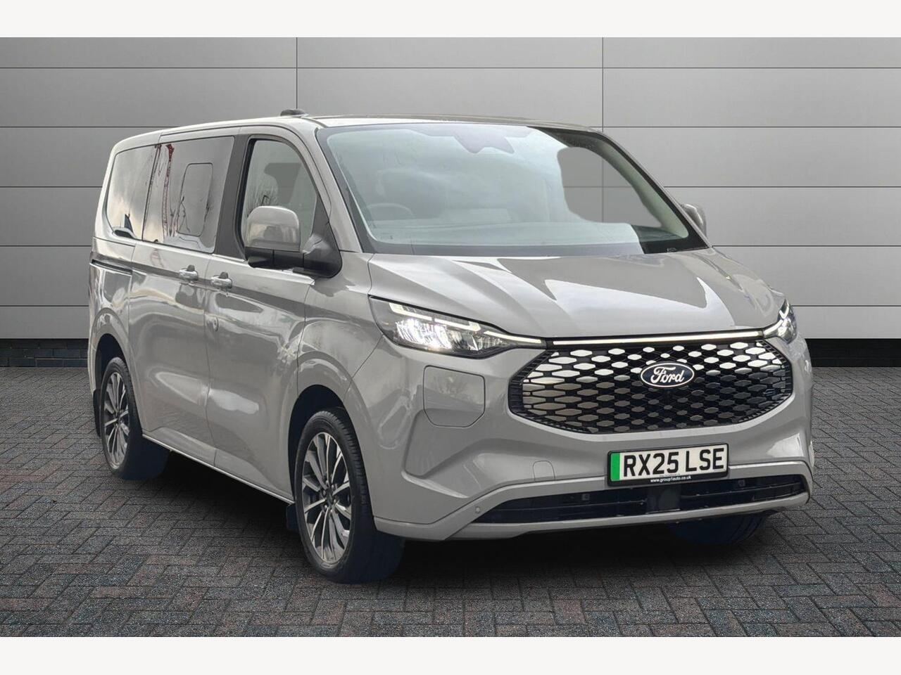 Main listing image - Ford Tourneo Custom