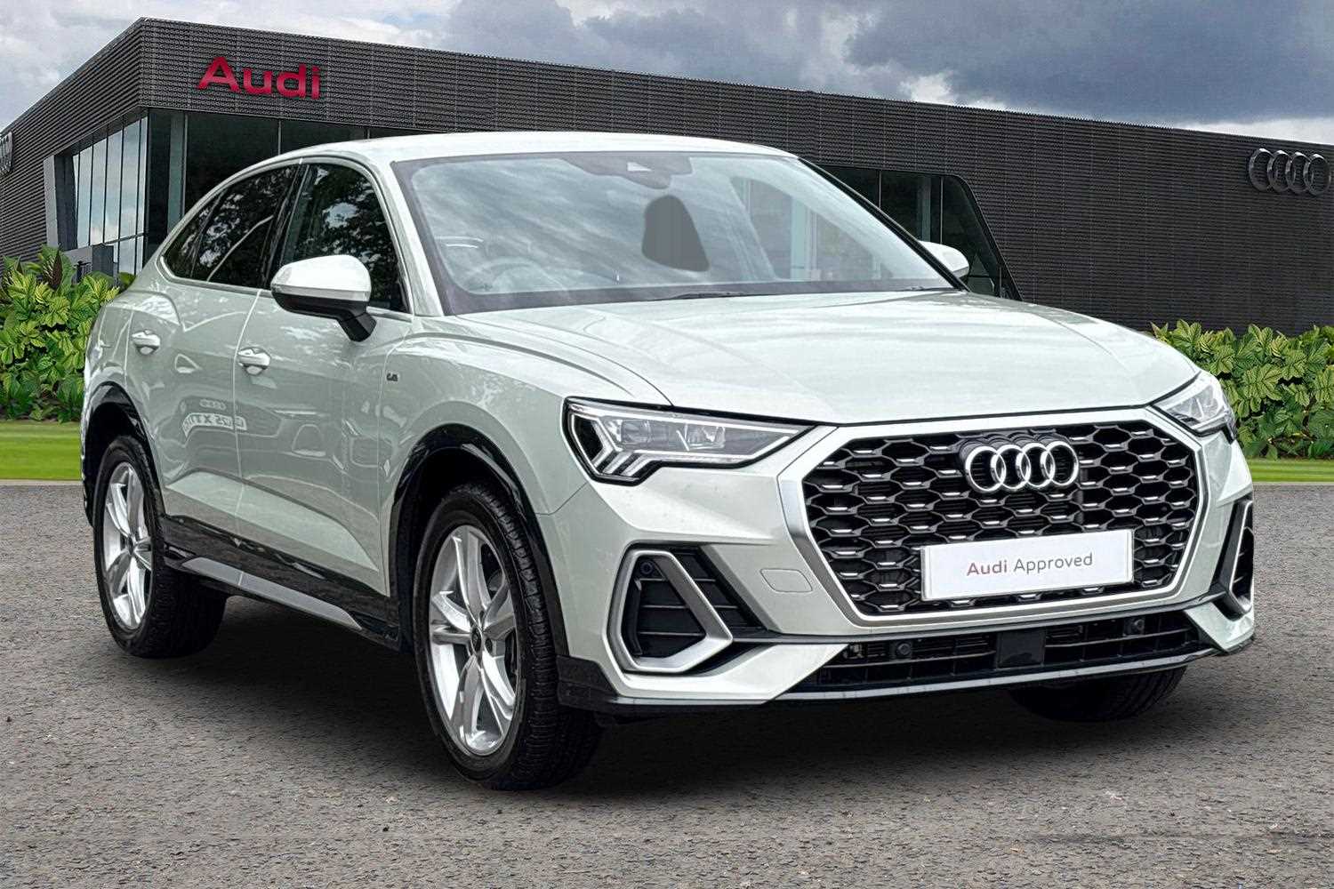 Main listing image - Audi Q3