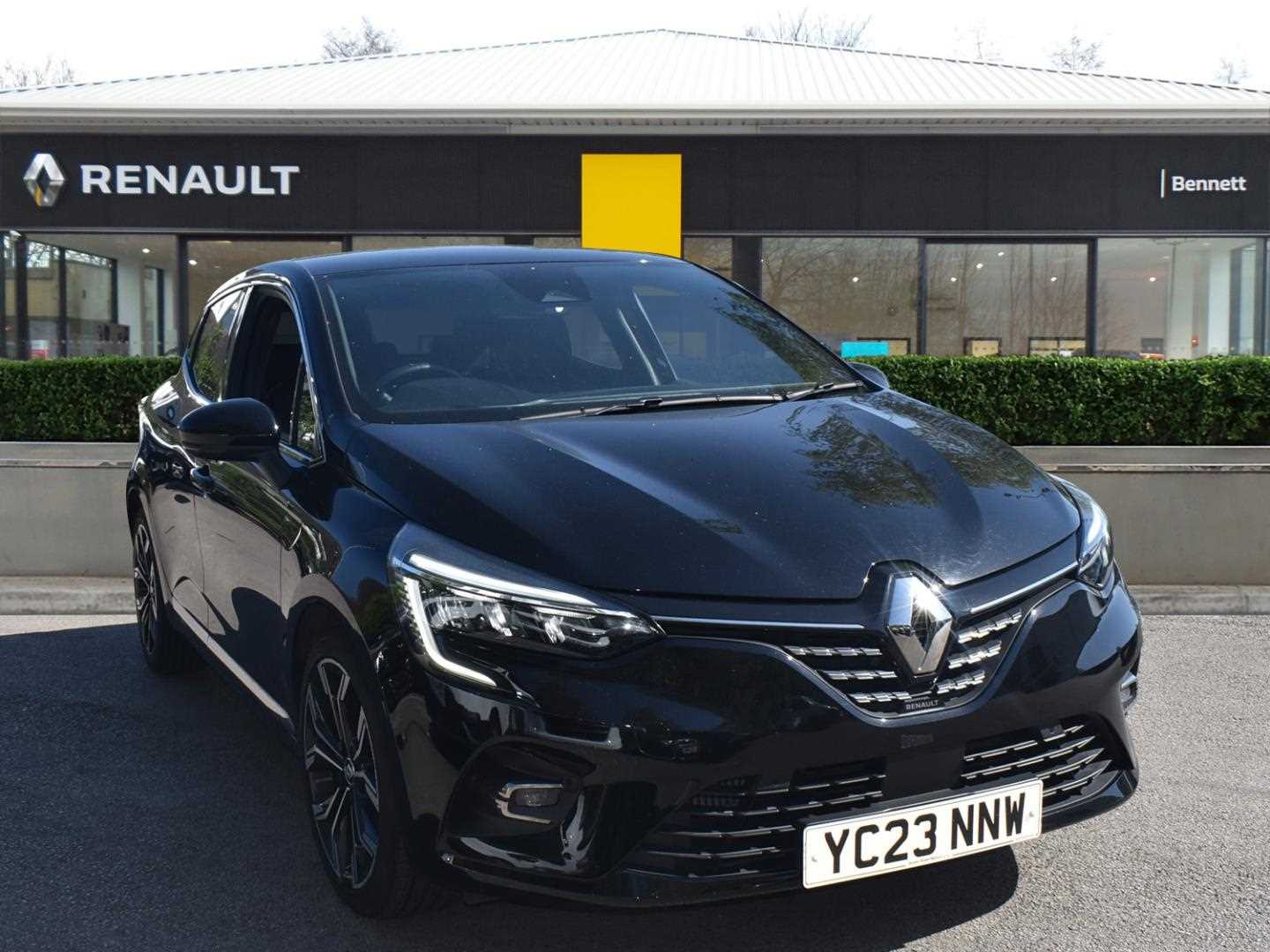 Main listing image - Renault Clio