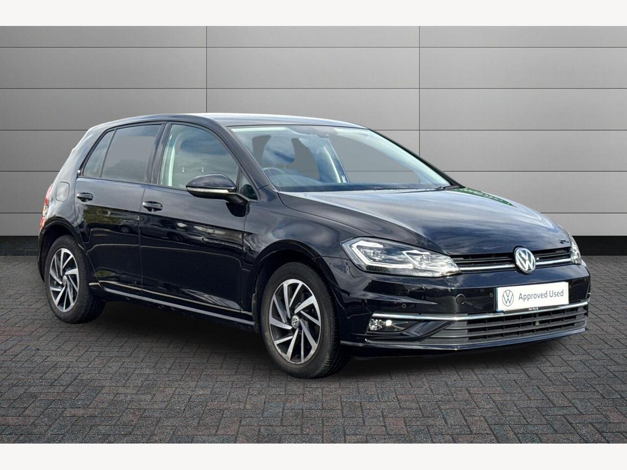 Main listing image - Volkswagen Golf