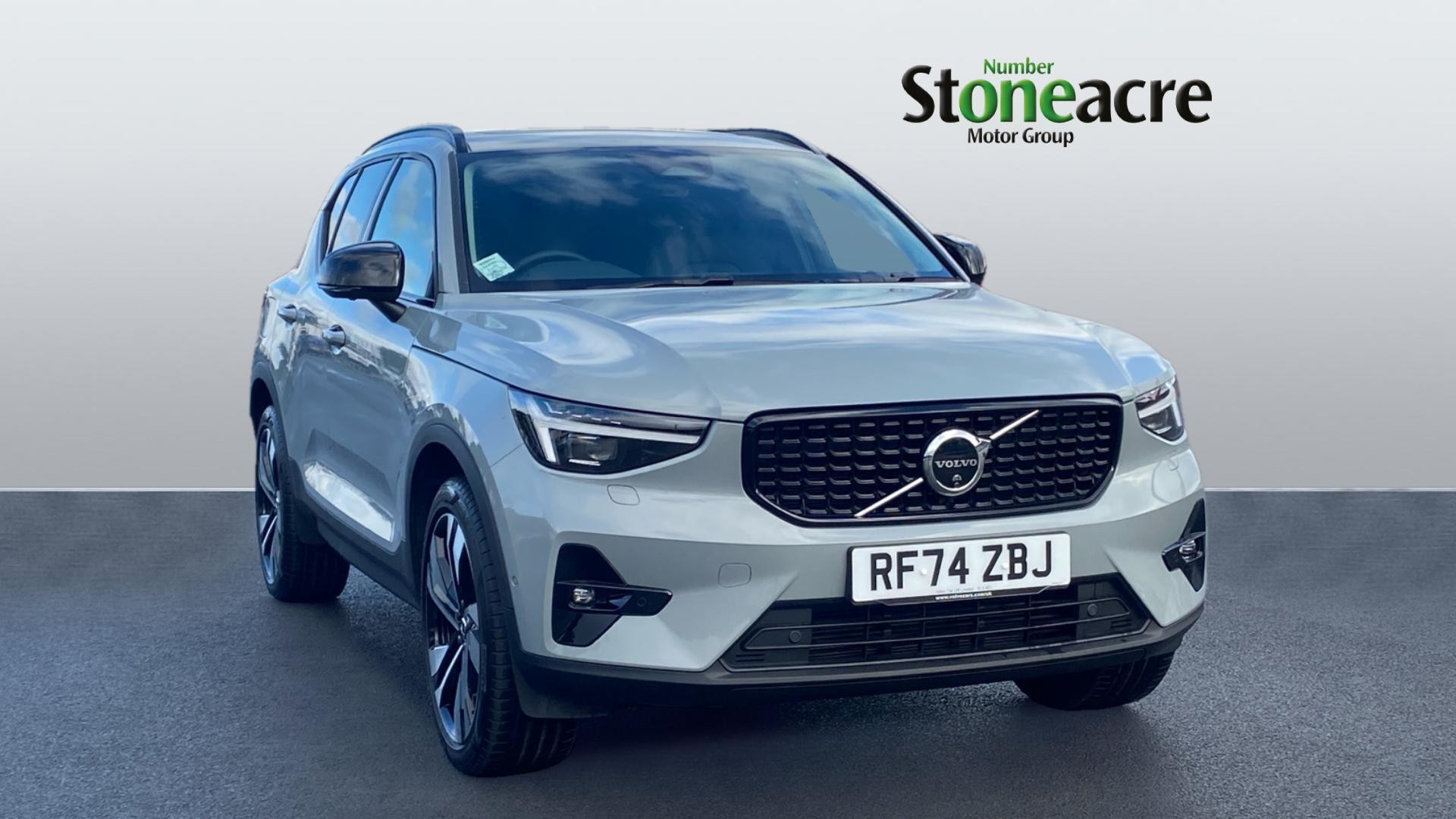 Main listing image - Volvo XC40