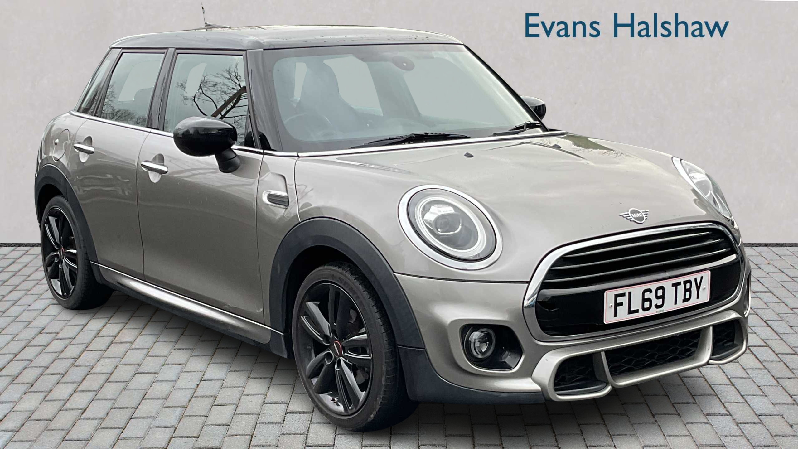 Main listing image - MINI Hatchback 5dr