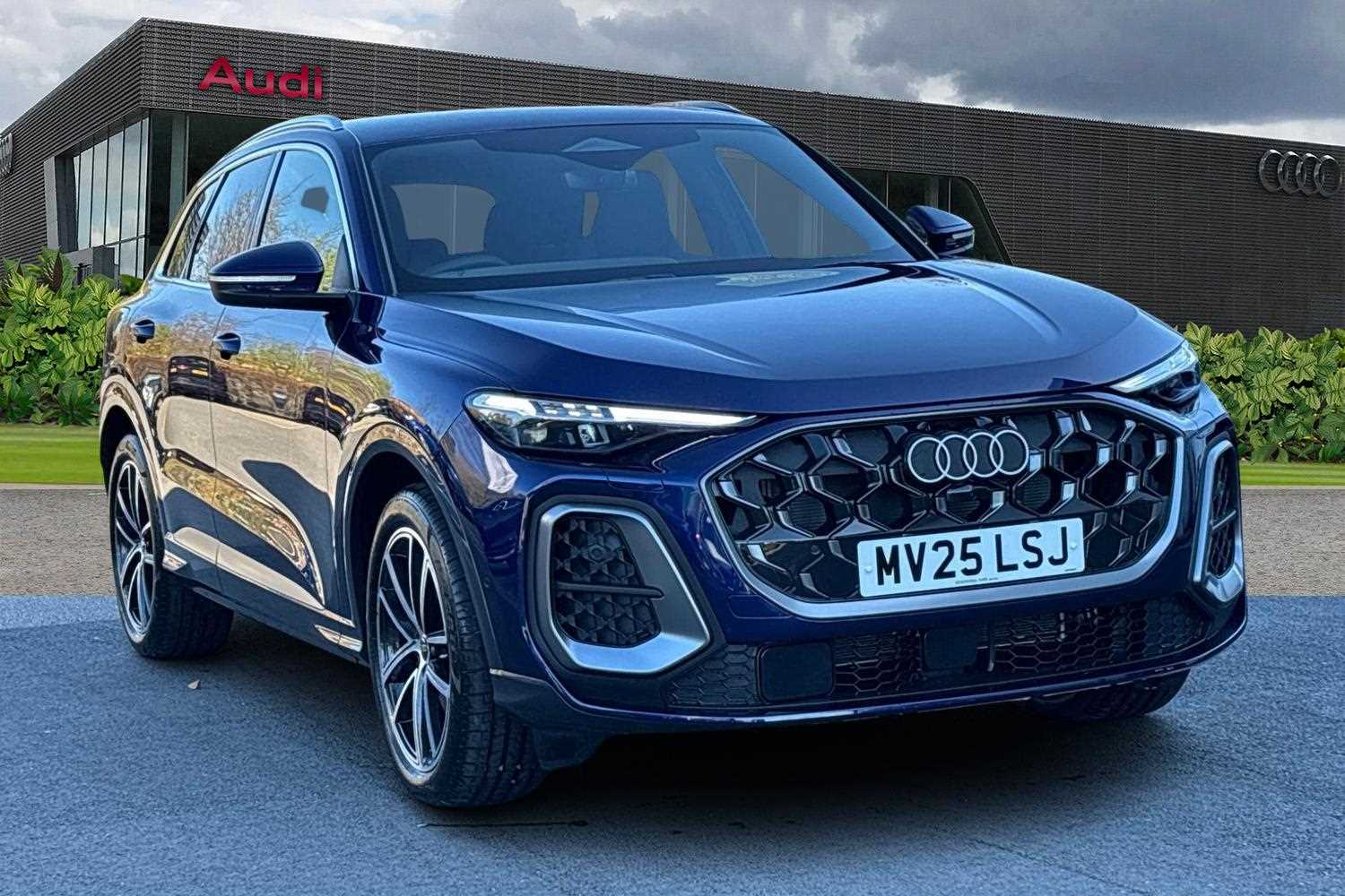 Main listing image - Audi Q5