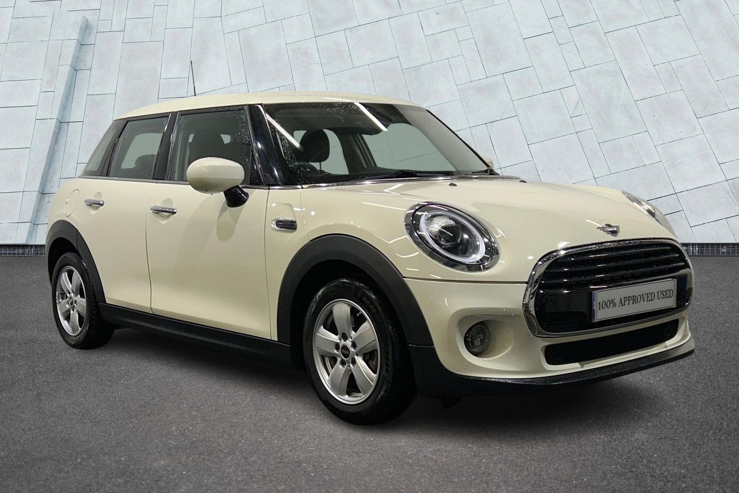 Main listing image - MINI Hatchback 5dr